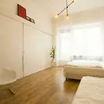 Friedrichshain Group Basecamp 10 Guests 公寓