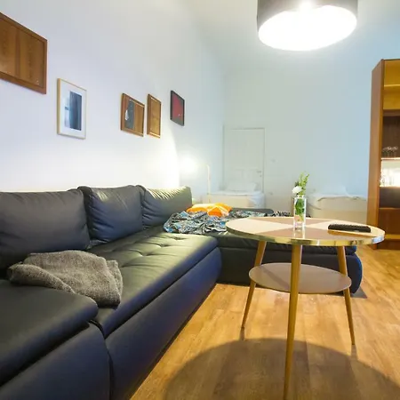 Friedrichshain Group Basecamp 10 Guests 公寓 *