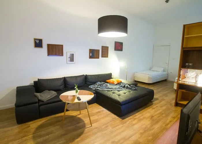 아파트 Friedrichshain Group Basecamp 10 Guests 베를린